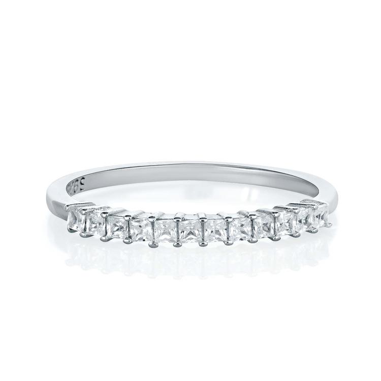 Нежен пръстен родирано сребро с ред циркони